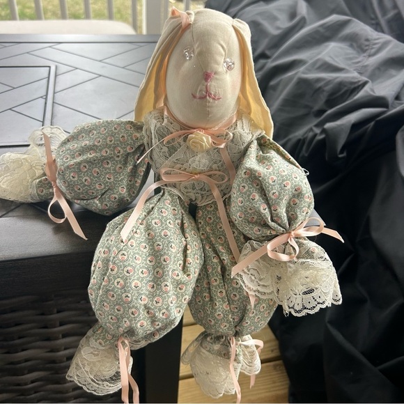 Vintage RARE HandMade Cloth floppy eared bunny, folk art, lace detail - Picture 8 of 12